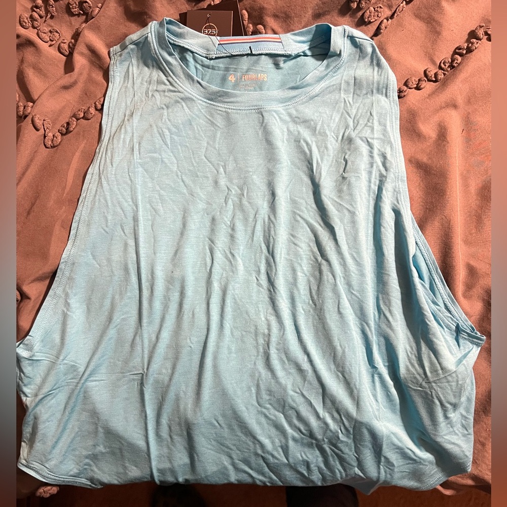**WOMEN’S ||FOUR LAPS ||CURVE TANK ||SIZE SMALL|| NWT**